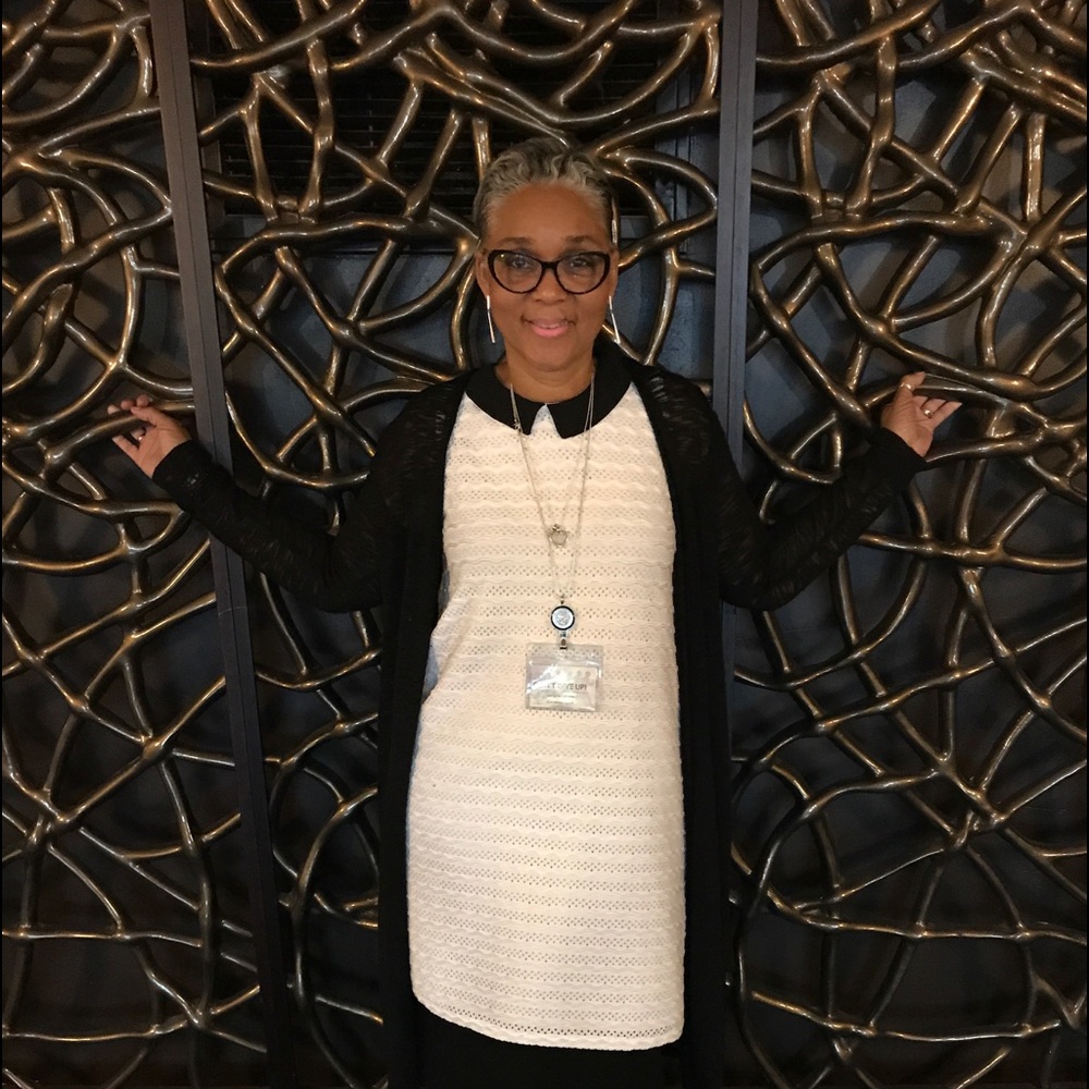 Meet your Posher, Lorraine